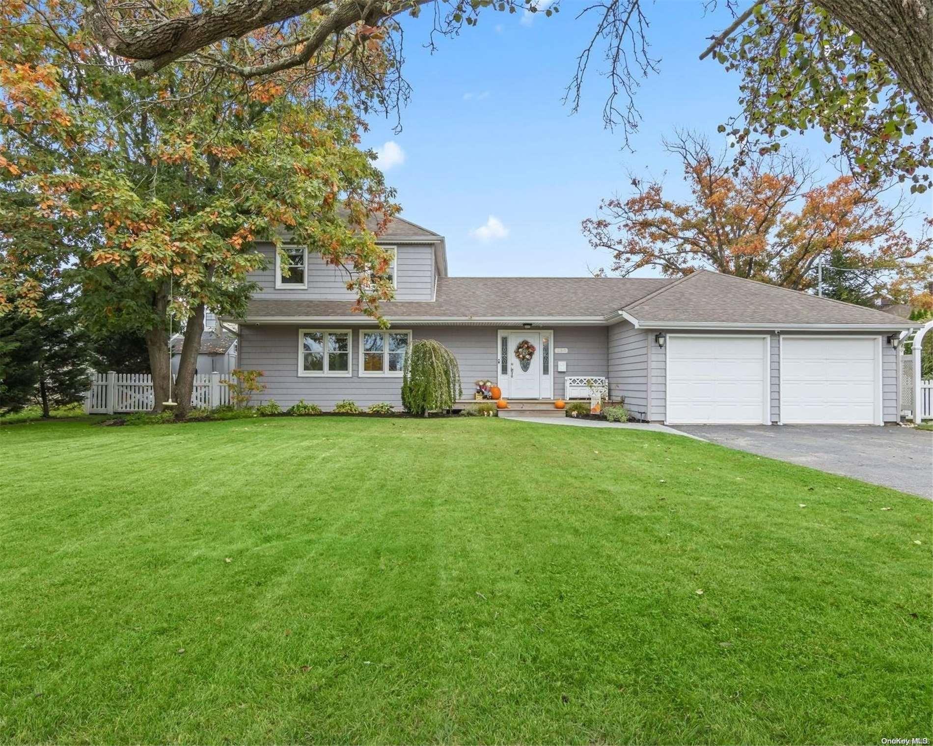 280 Grand Central Avenue, Amityville, NY 11701