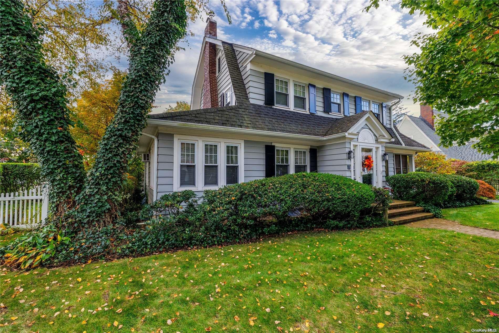 2 Cornwell Street, Rockville Centre, NY 11570