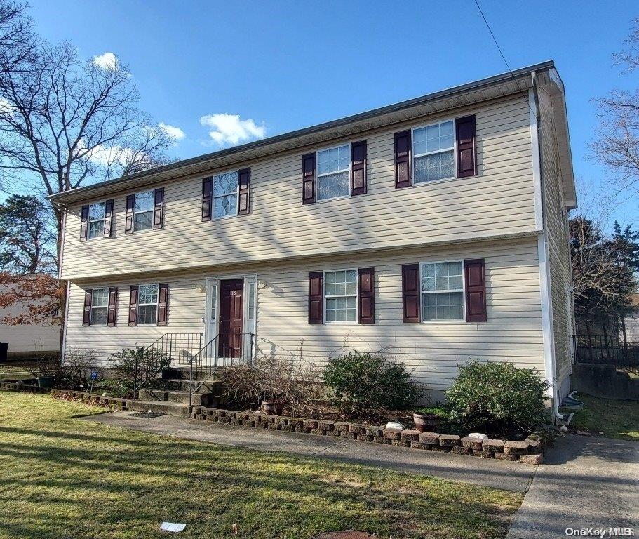 138 N 24th Street, Wheatley Heights, NY 11798