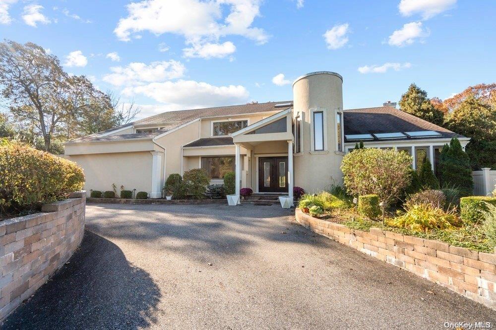 29 The Grasslands, Woodbury, NY 11797