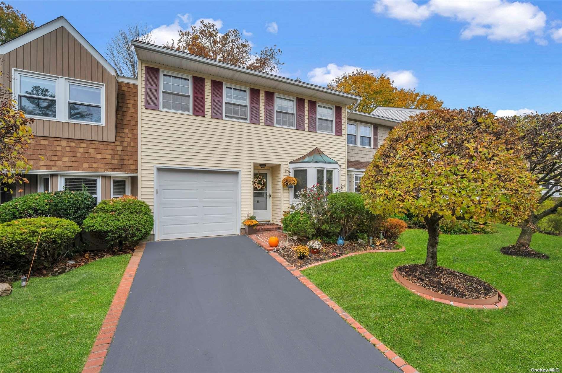 38 Aspen Drive W # 38, Woodbury, NY 11797