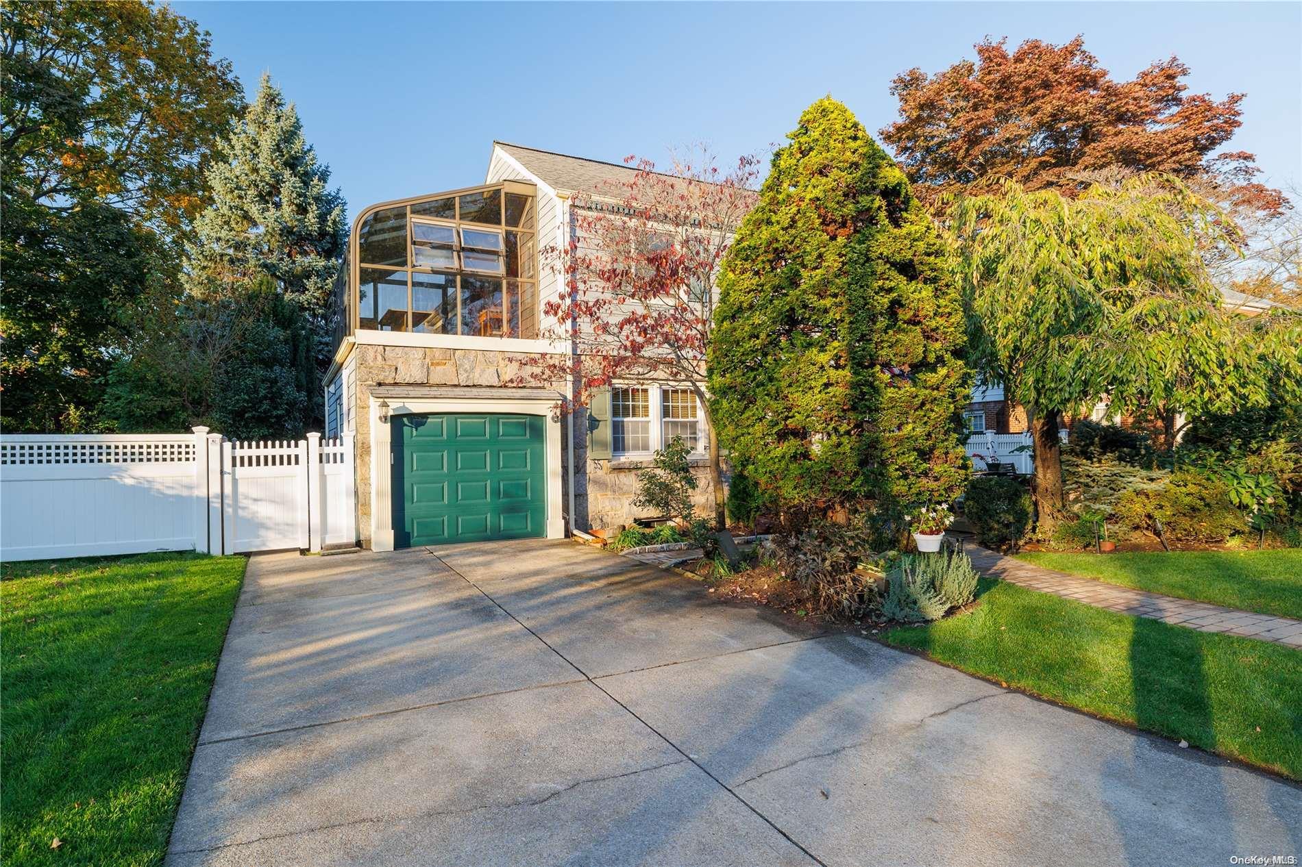 249 Sydney Avenue, Malverne, NY 11565