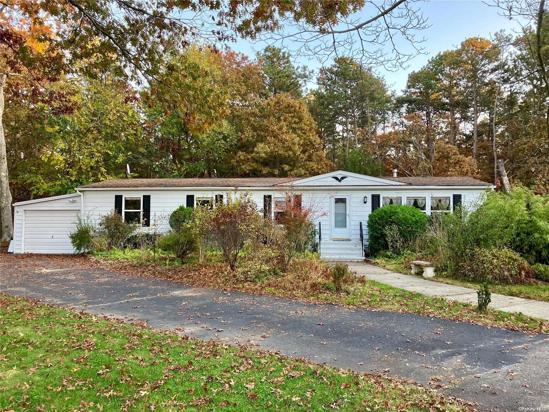 525/93A Riverleigh Avenue, Riverhead, NY 11901