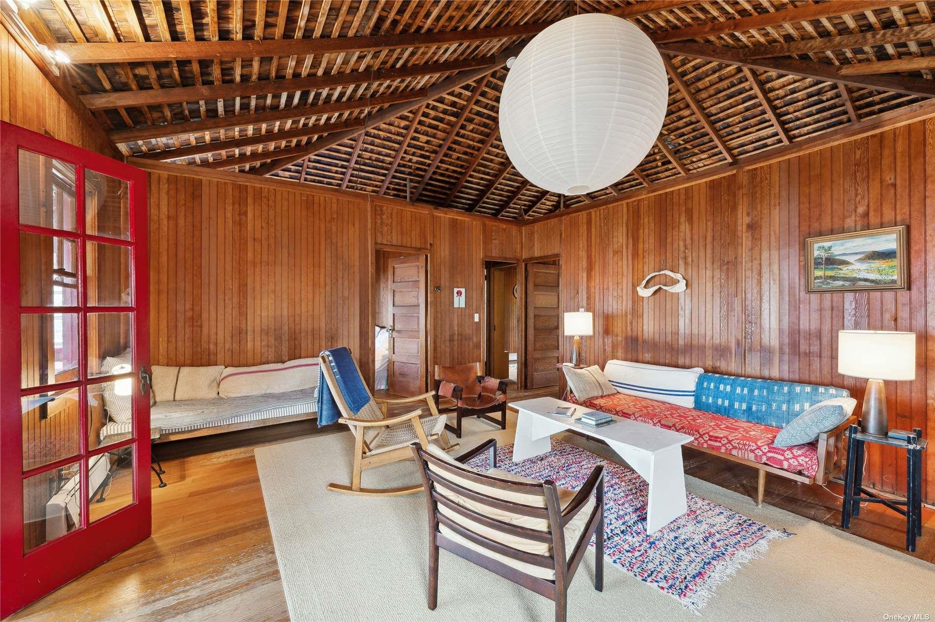 400 Diamond Lane, Peconic, NY 11958