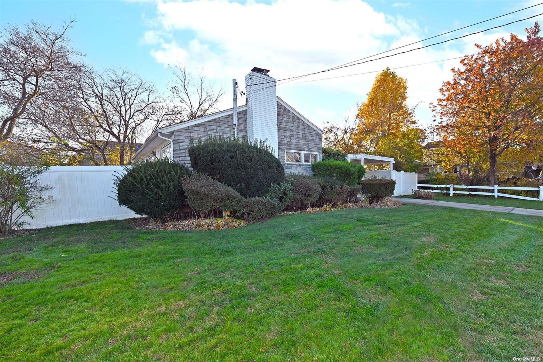 232 Grant Street, Massapequa Park, NY 11762