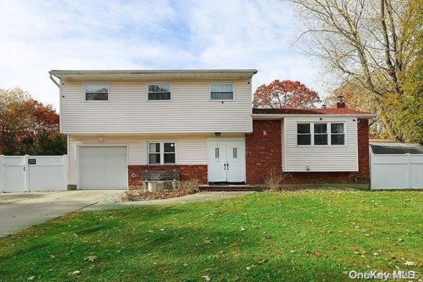 105 Long Street, Port Jefferson Station, NY 11776