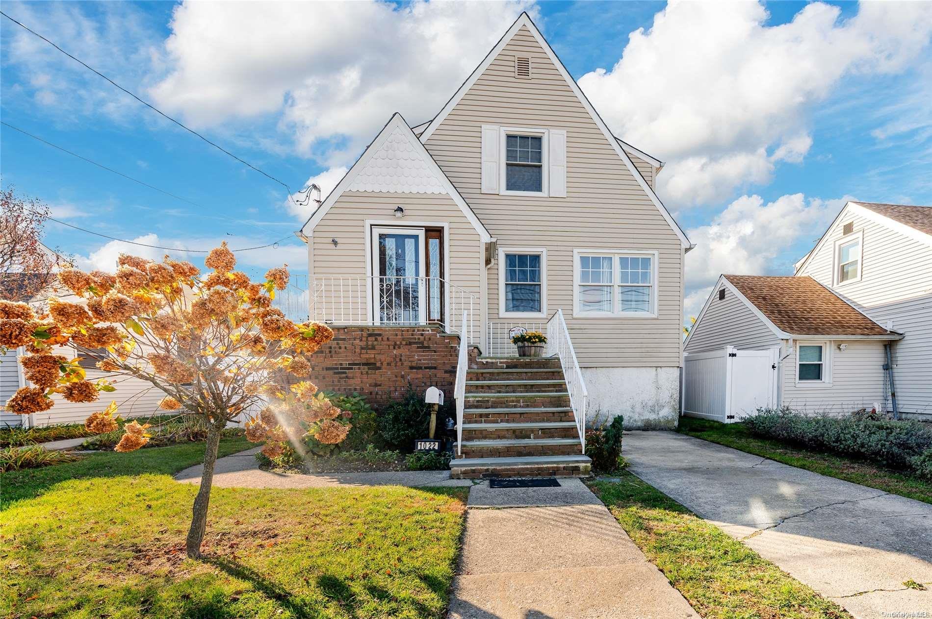 1022 Hamilton Avenue, Island Park, NY 11558