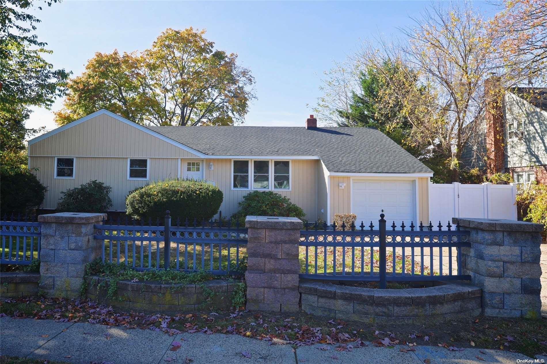 672 Deer Park Avenue, Babylon, NY 11702