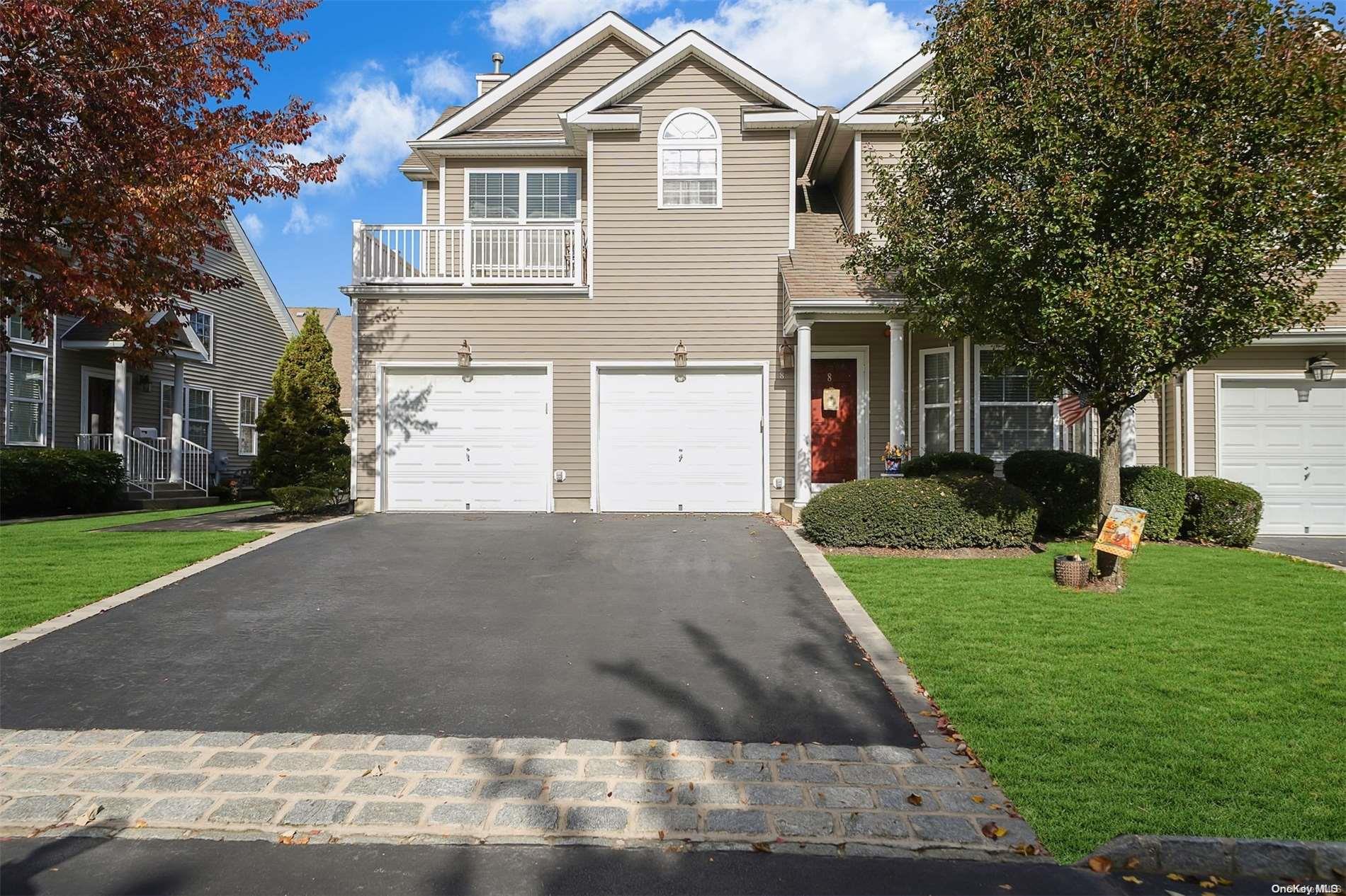 8 Halley Lane # 8, Miller Place, NY 11764
