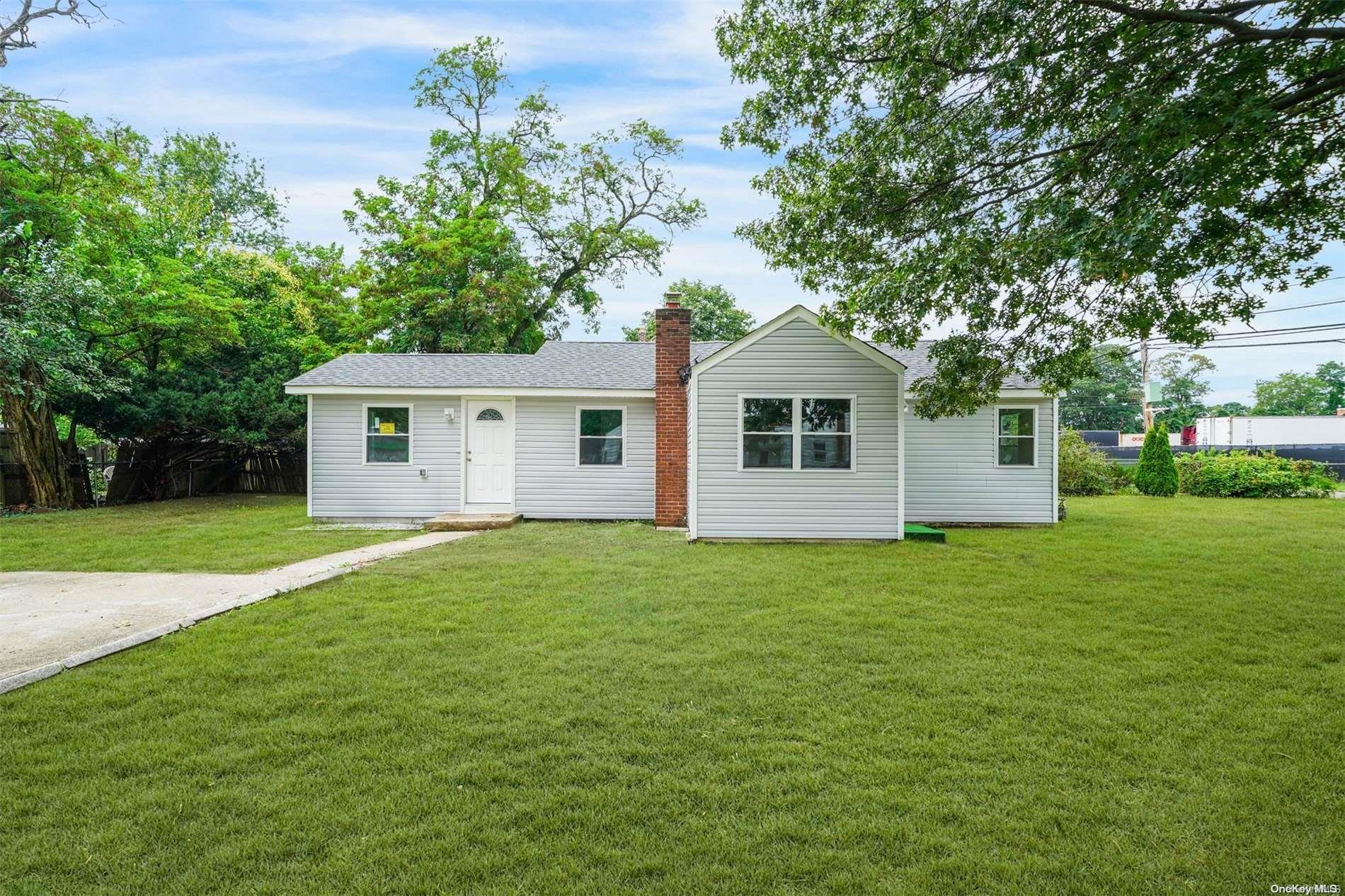 3 Rossmore Avenue, Central Islip, NY 11722