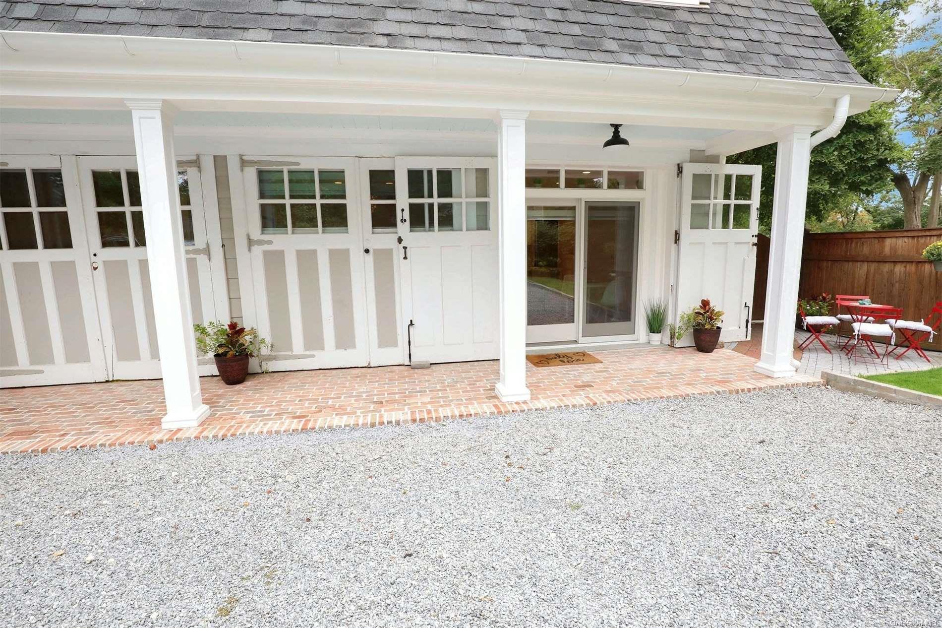 Huntington, NY 11743