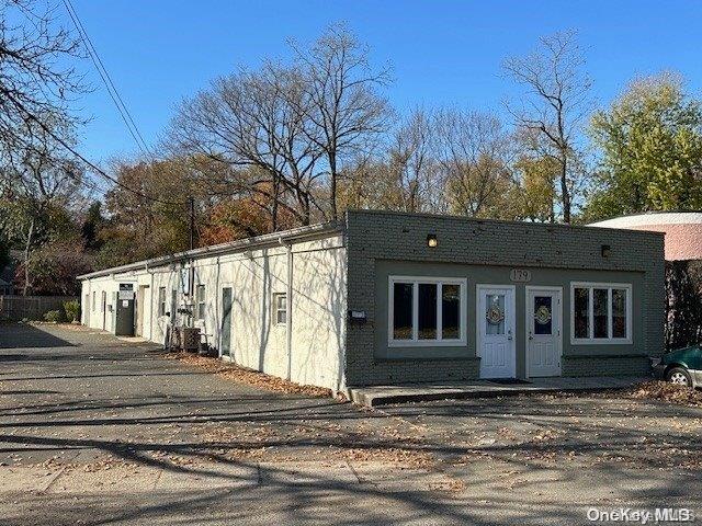 179 W Hills Road, Huntington Station, NY 11746