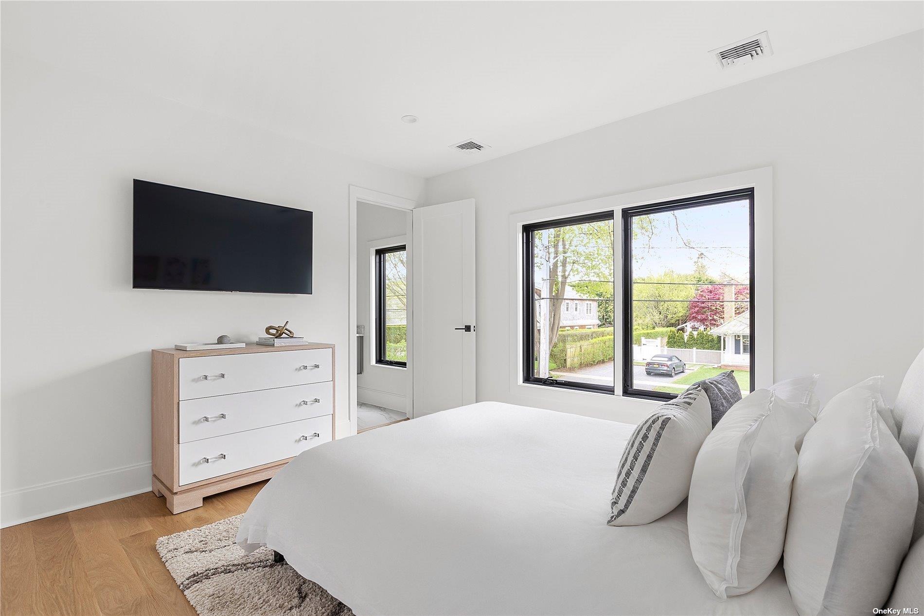 38 Sherrill, East Hampton, NY 11937