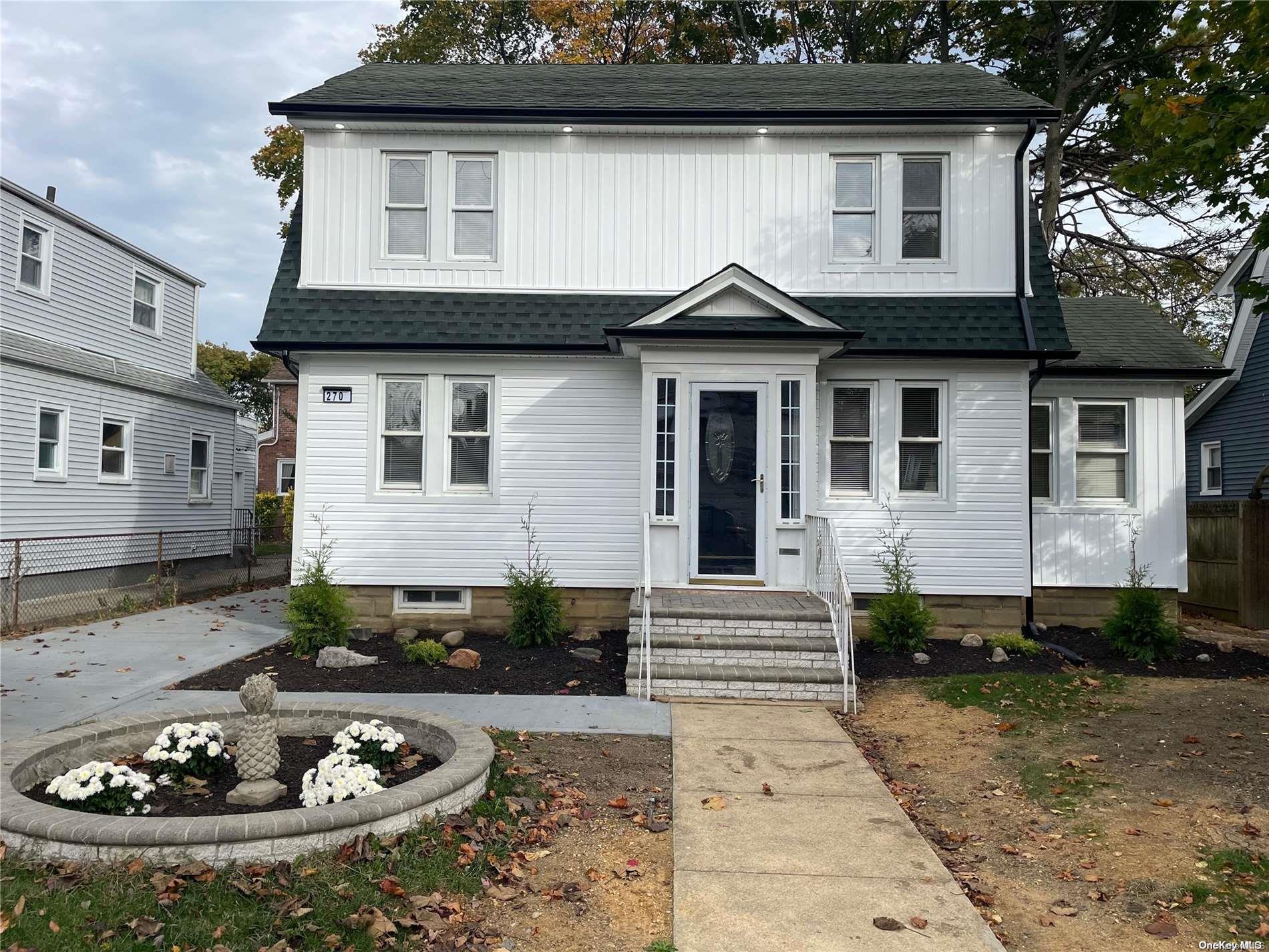 270 N Columbus Avenue, Freeport, NY 11520