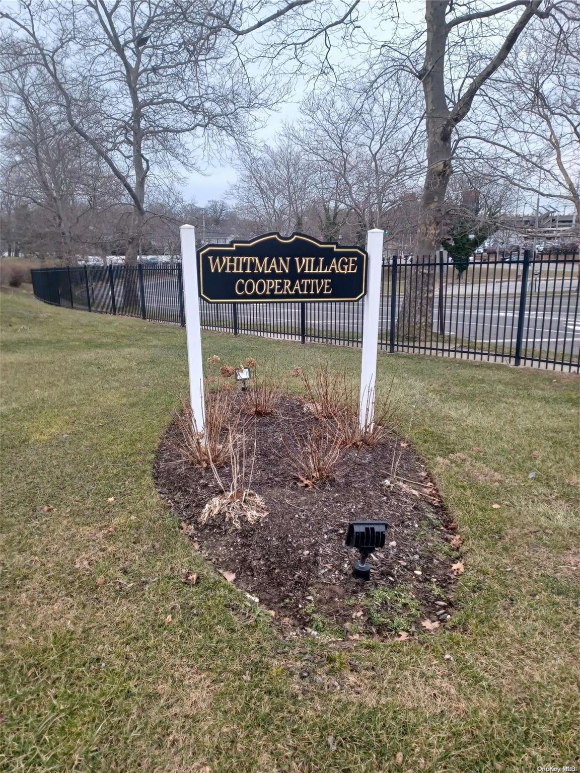 280 Lowndes Avenue # 304, Huntington Station, NY 11746