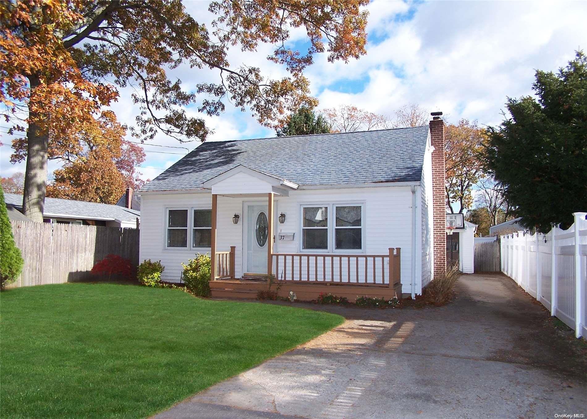 37 Innis Avenue, Lake Ronkonkoma, NY 11779
