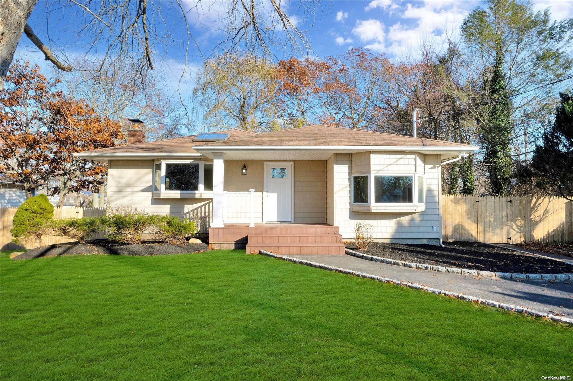 91 Balaton Avenue, Ronkonkoma, NY 11779