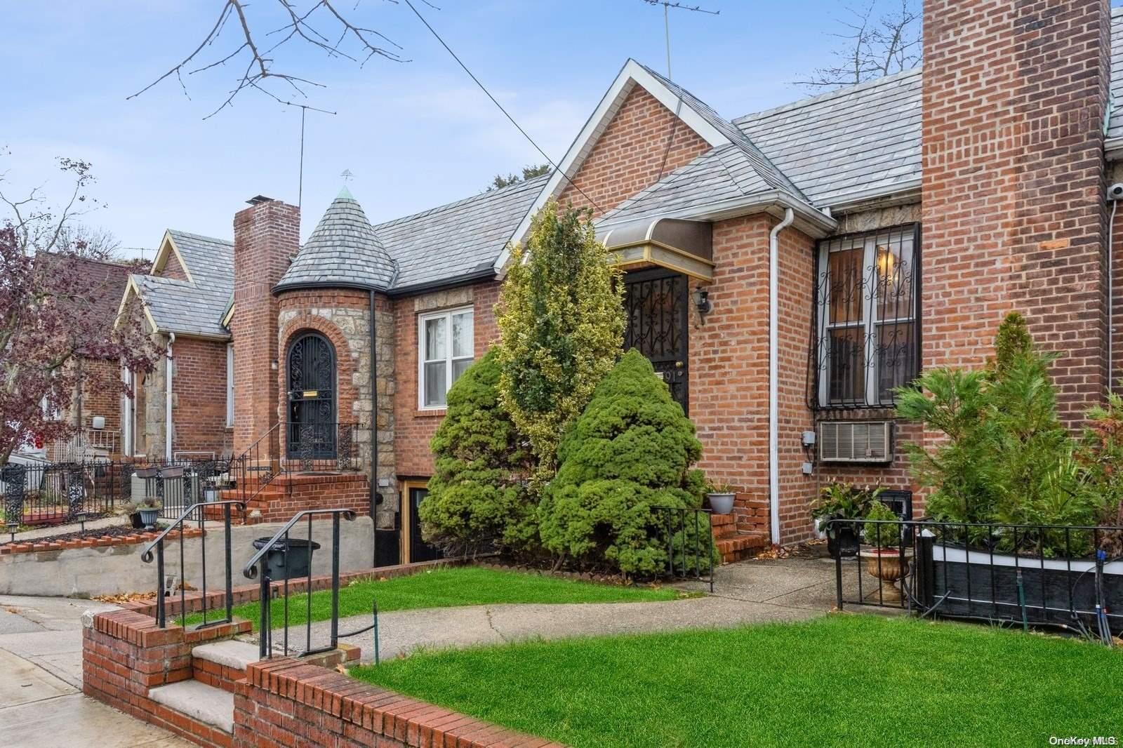 114-91 180th Street, Addisleigh Park, NY 11434