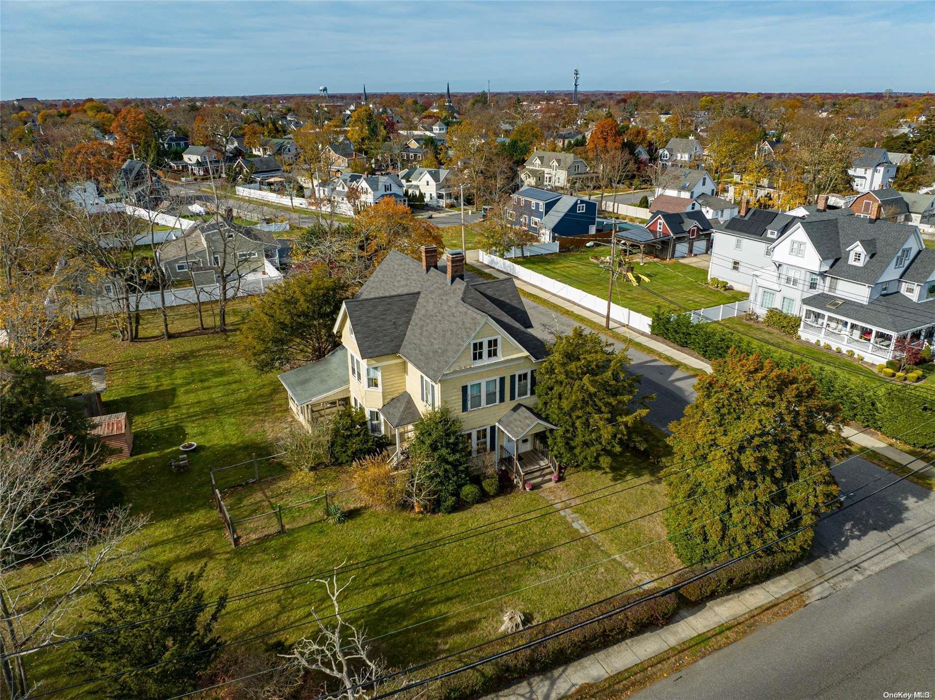 110 S Bay Avenue, Islip, NY 11751