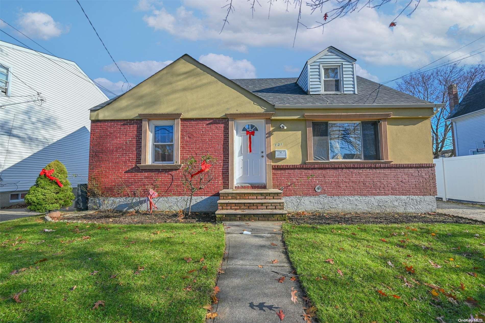 131 Manor Parkway, Uniondale, NY 11553