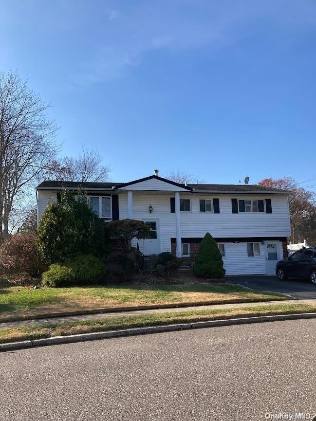 372 W 18th Street, Deer Park, NY 11729