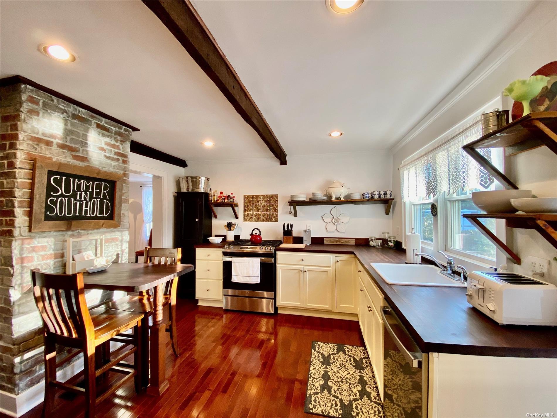 1975 Youngs Avenue, Southold, NY 11971