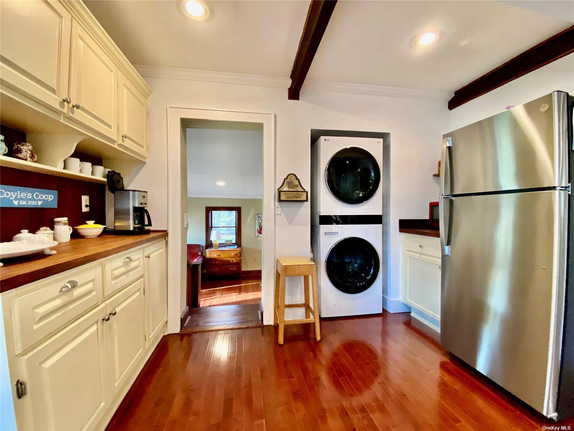 1975 Youngs Avenue, Southold, NY 11971