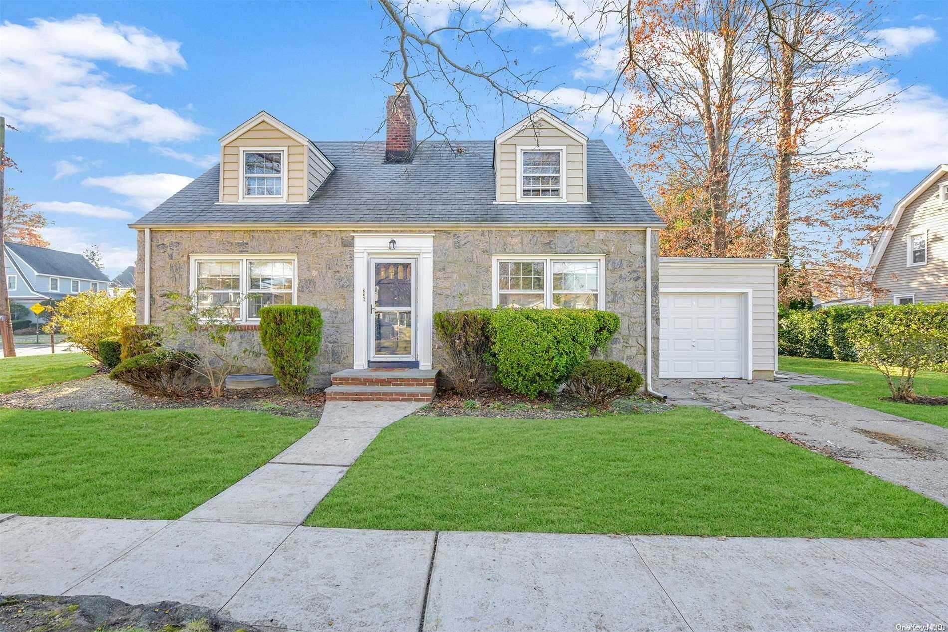 336 1st Street, Mineola, NY 11501