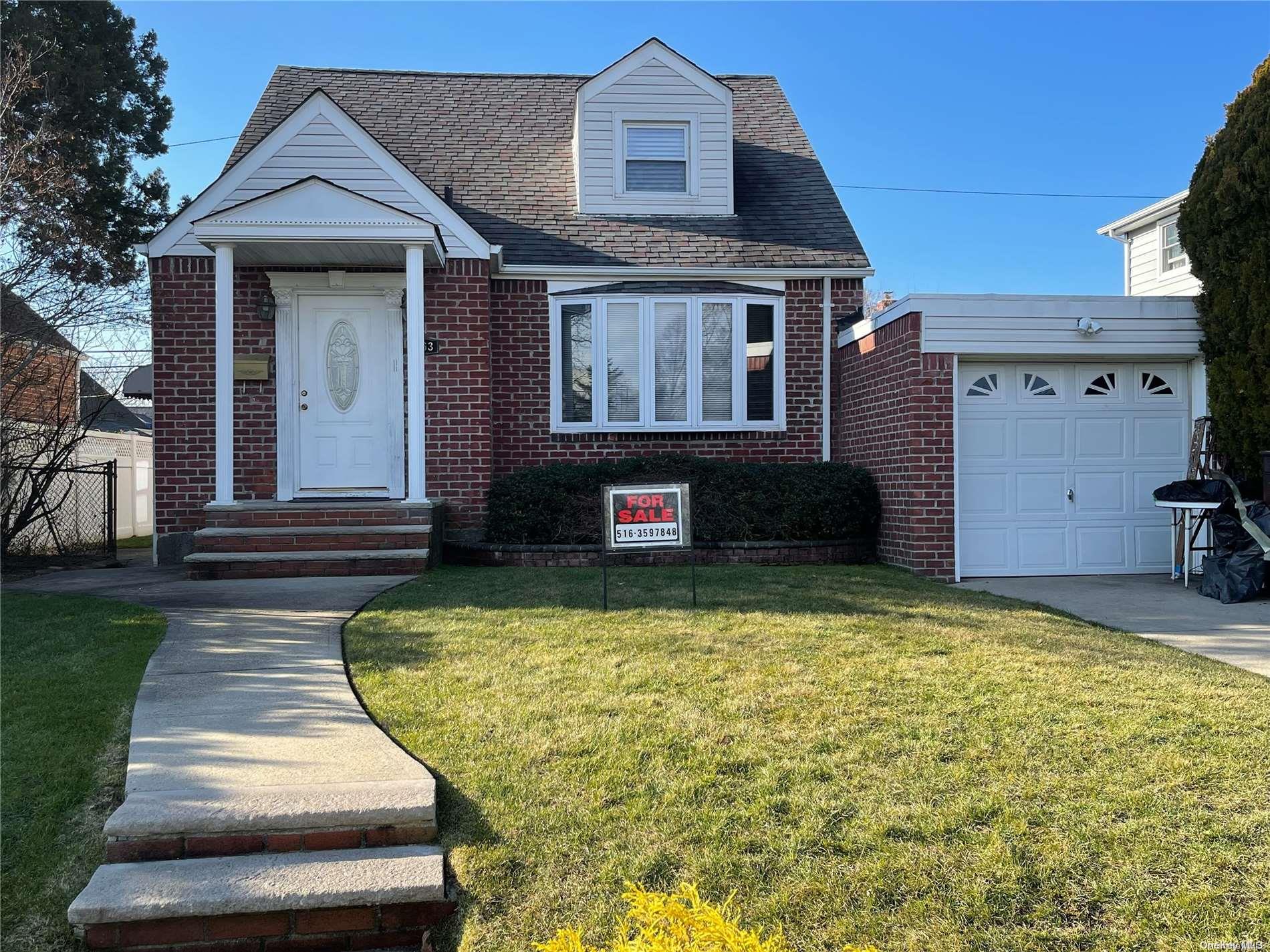 263 Brompton Road, Garden City South, NY 11530