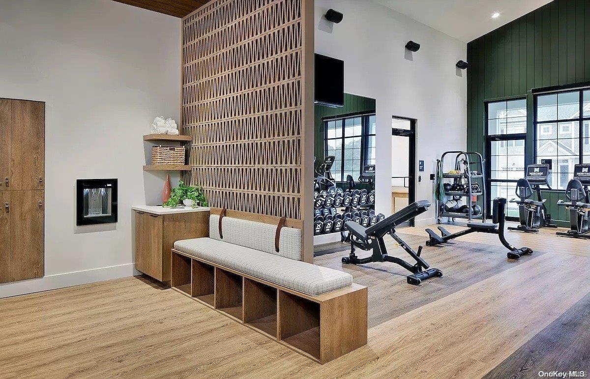 303 Arrowhead Lane, Setauket, NY 11733