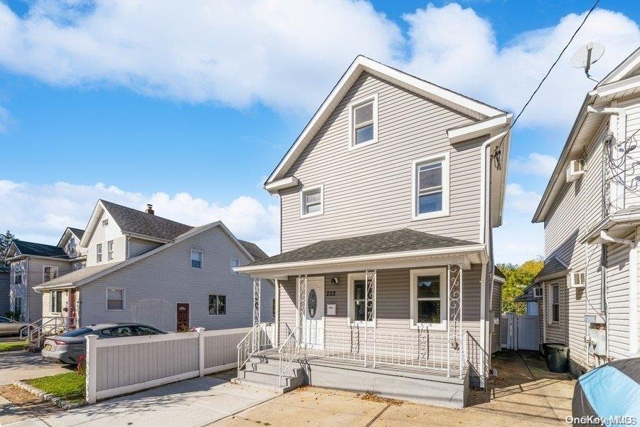 222 Lincoln Avenue, Mineola, NY 11501
