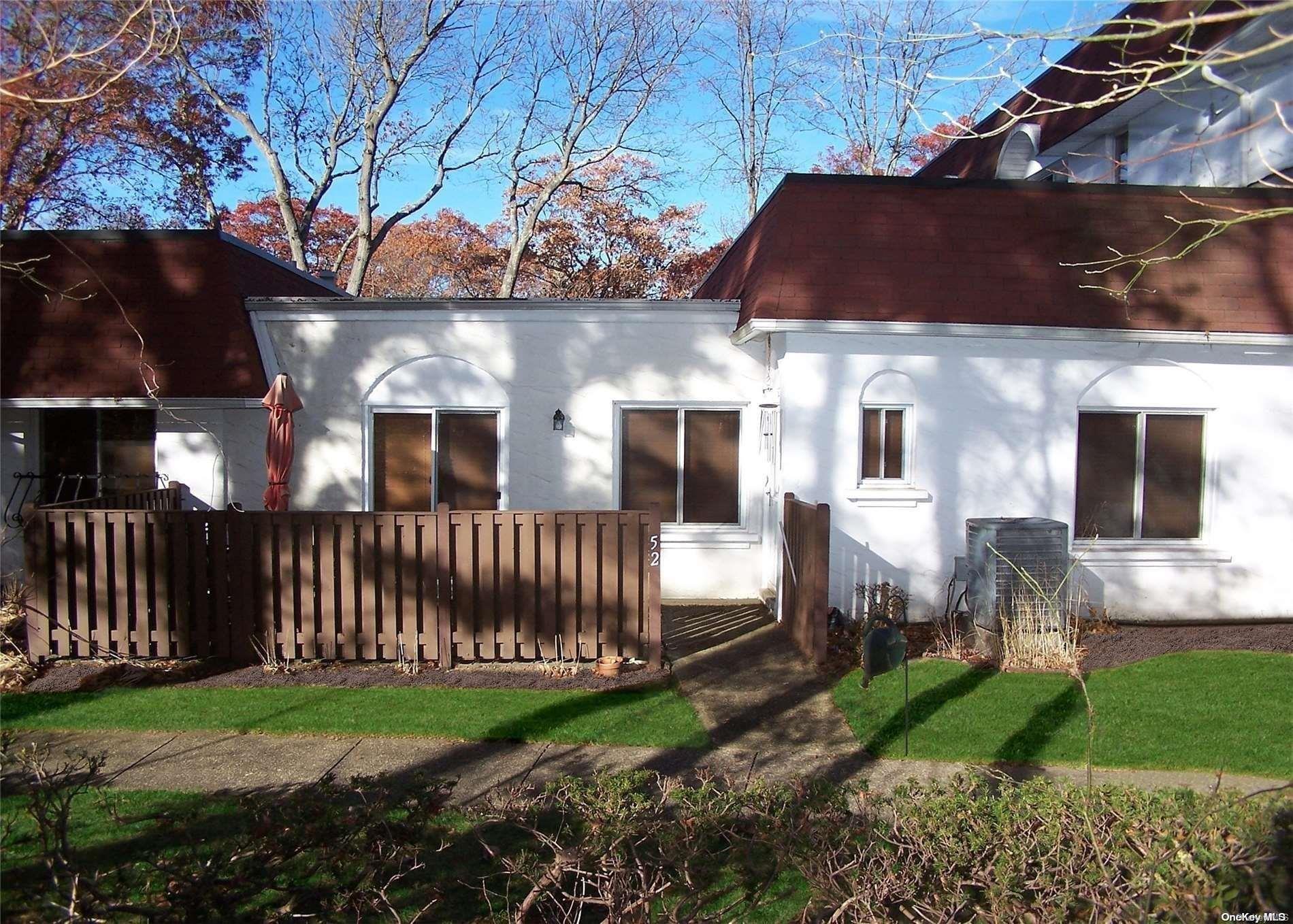 52 Birchwood Road # 52, Coram, NY 11727