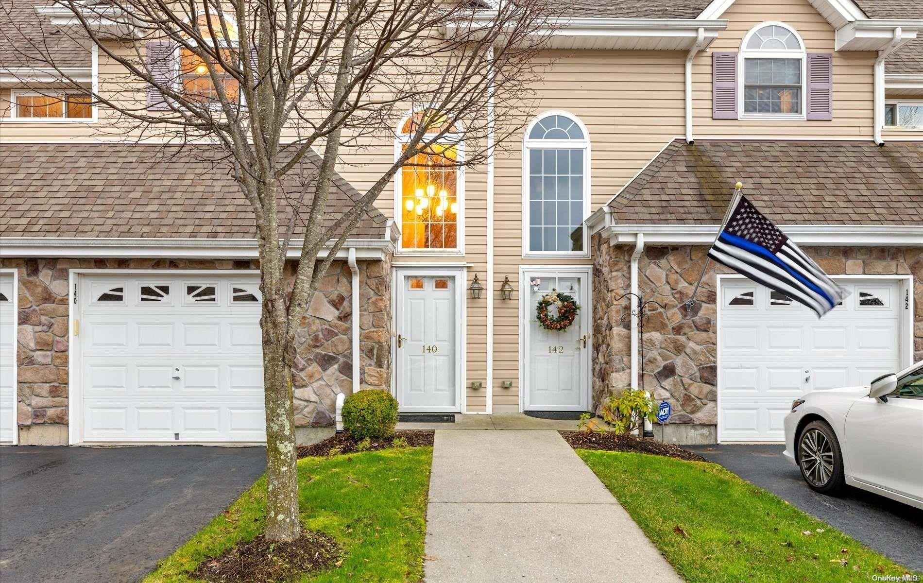 140 Christine Drive # 140, Dix Hills, NY 11746