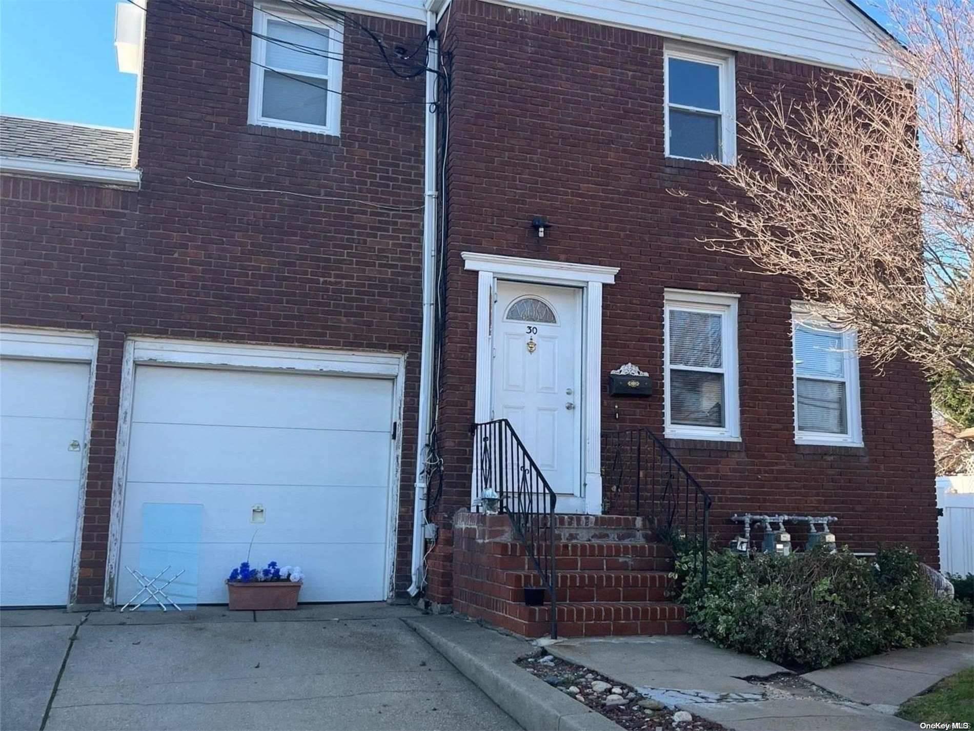 30 S Long Beach Road # 2, Rockville Centre, NY 11570