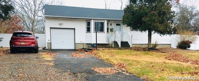 28 April Avenue # 1, Dix Hills, NY 11746