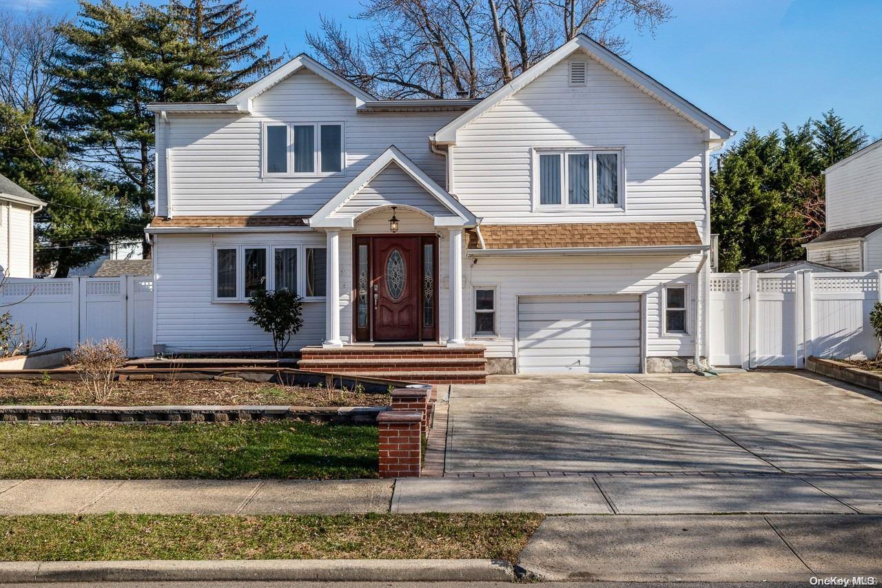 6 Garden Avenue, Massapequa, NY 11758