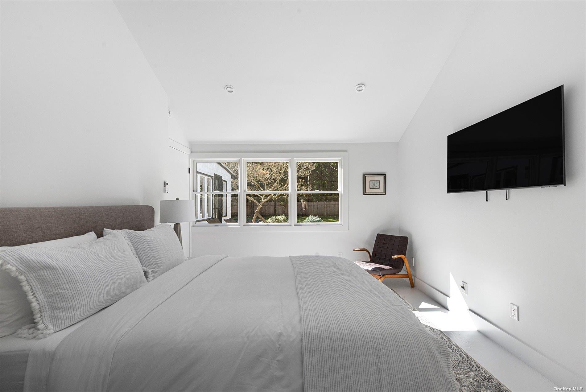 94 Pembroke Drive, East Hampton, NY 11937