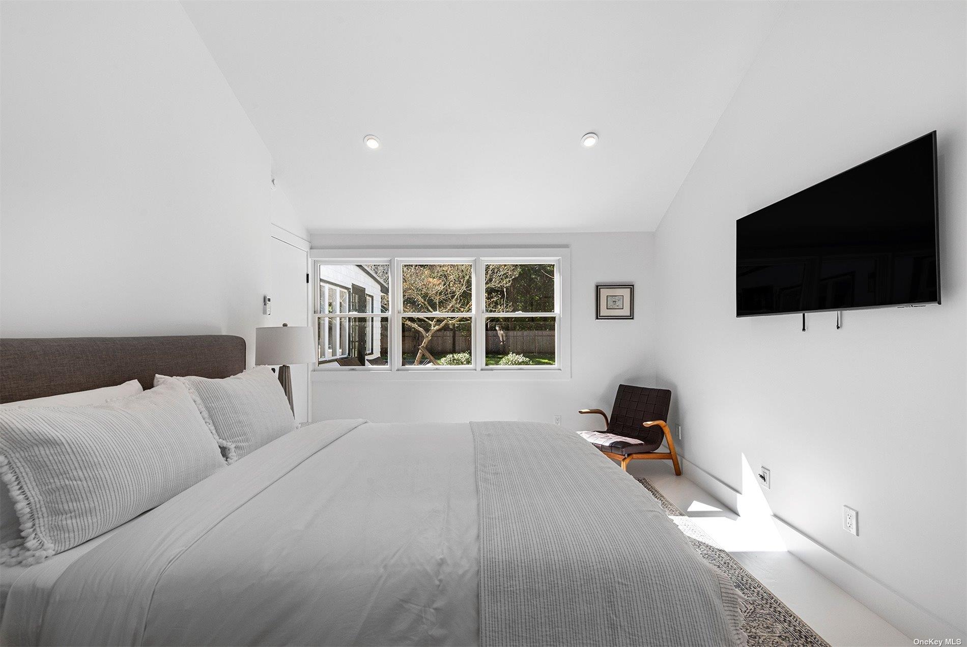 94 Pembroke Drive, East Hampton, NY 11937