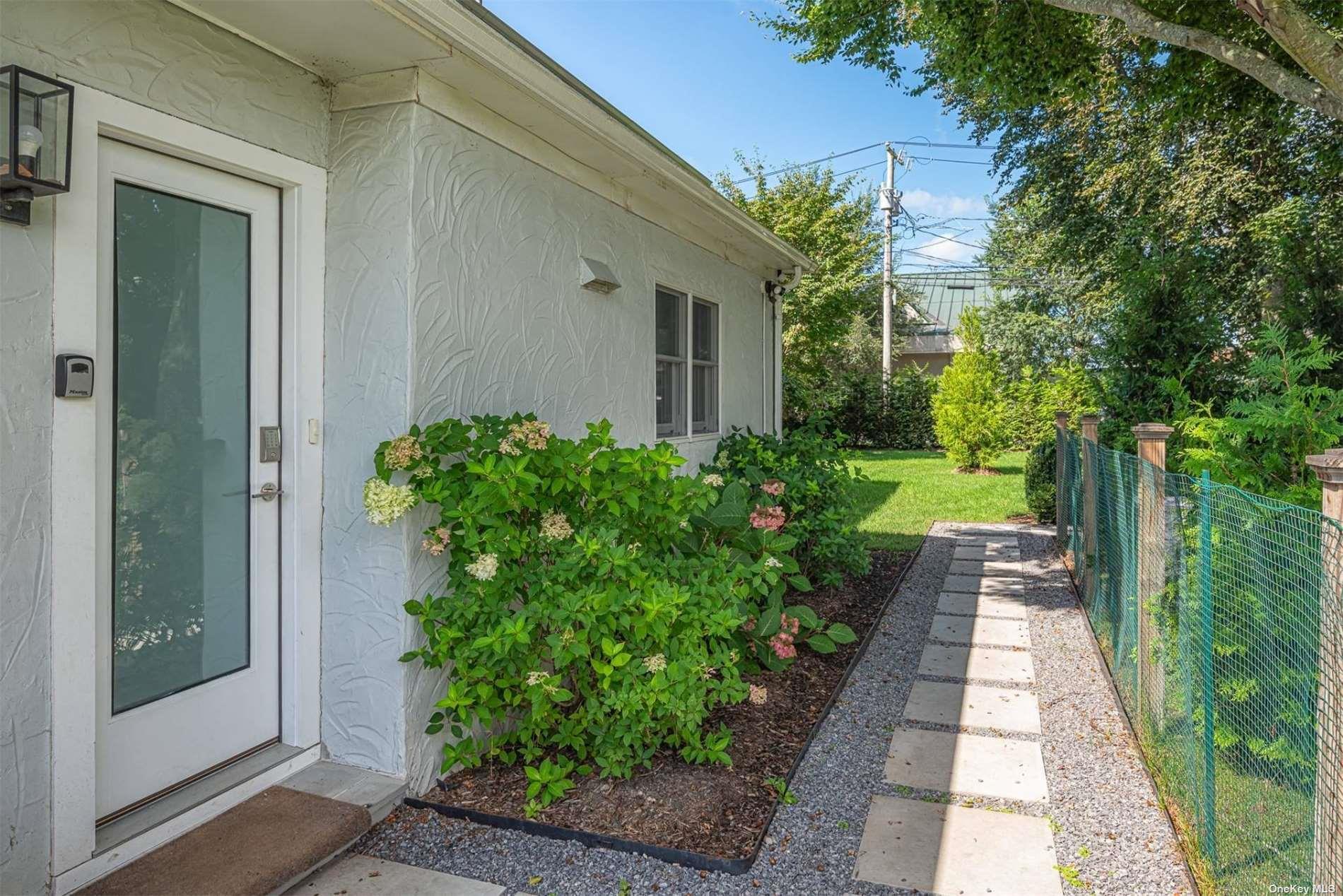 70 Powell Avenue, Southampton, NY 11968