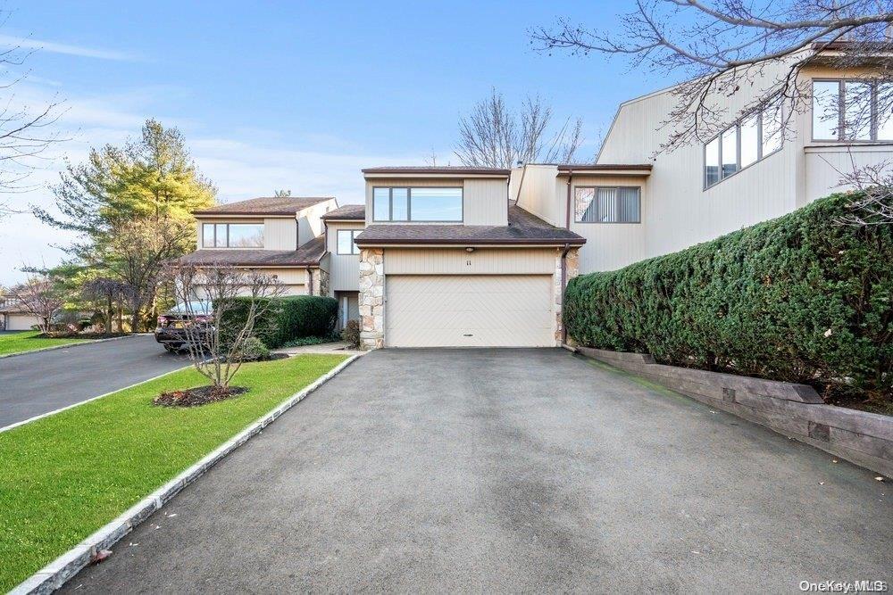 11 Watersedge # 11, Glen Cove, NY 11542