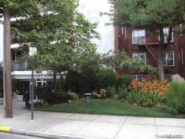 100 Brooklyn Avenue # 2C, Freeport, NY 11520