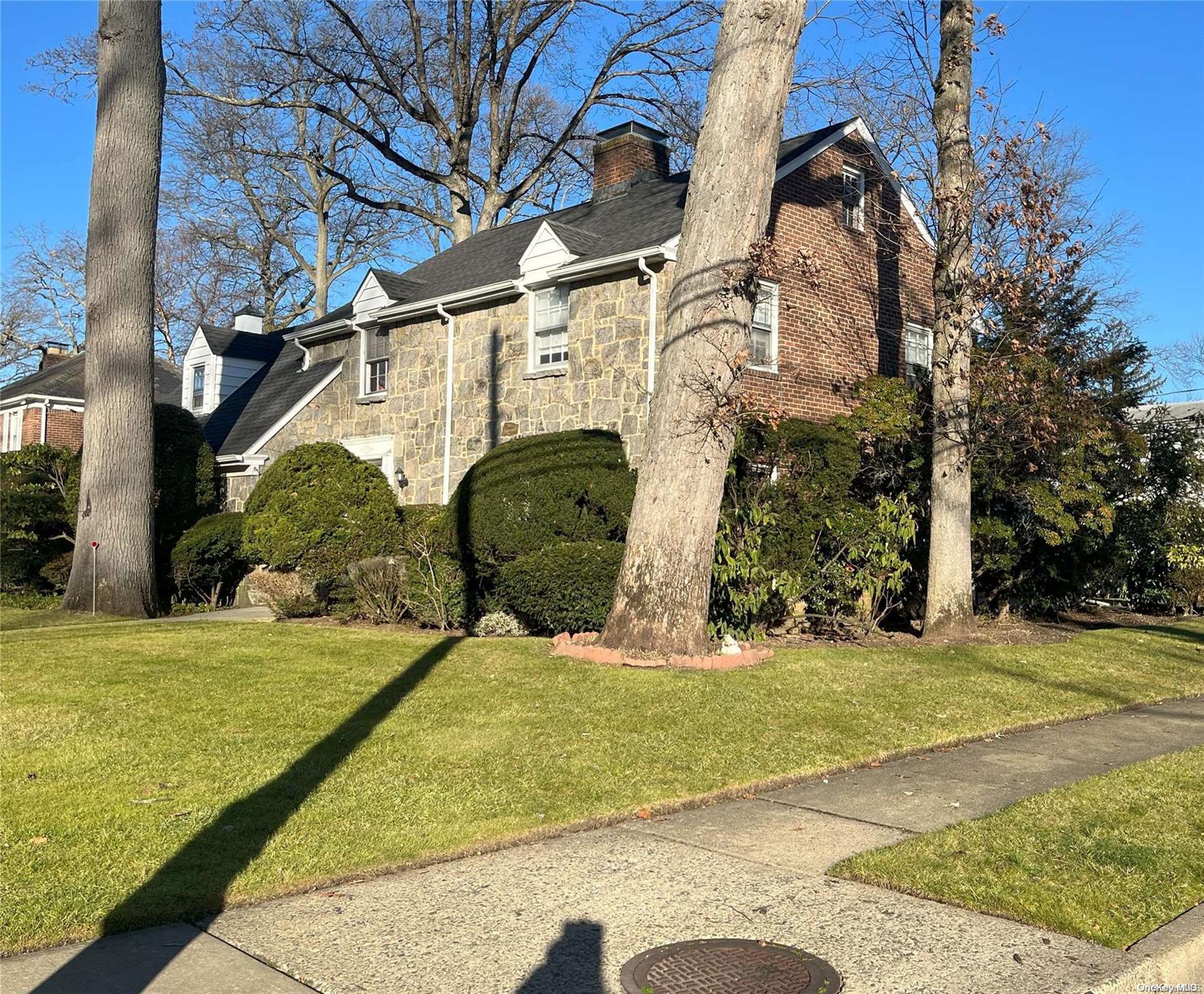 50 Maryland Avenue, Freeport, NY 11520