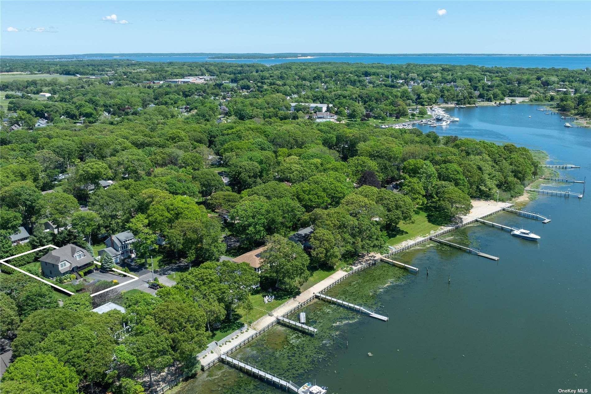 1600 Westview Drive, Mattituck, NY 11952