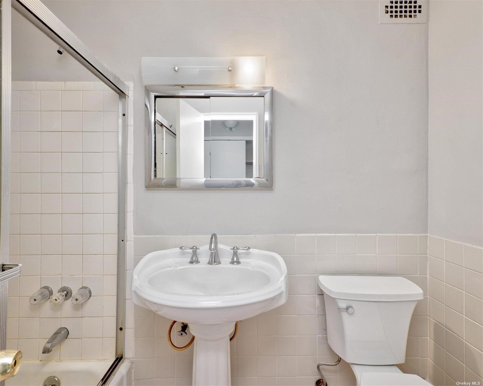 222 Smith Street # 3C, Freeport, NY 11520