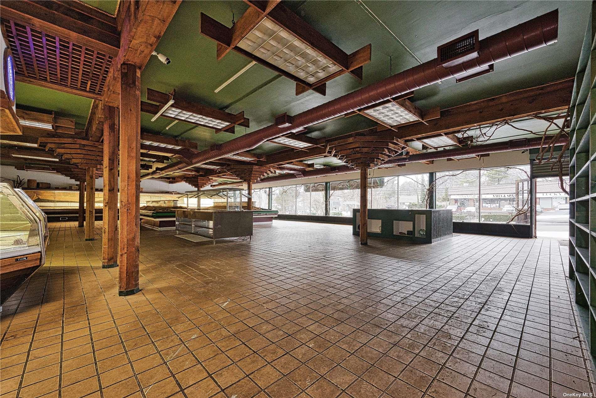 80 E Main Street, Huntington, NY 11743