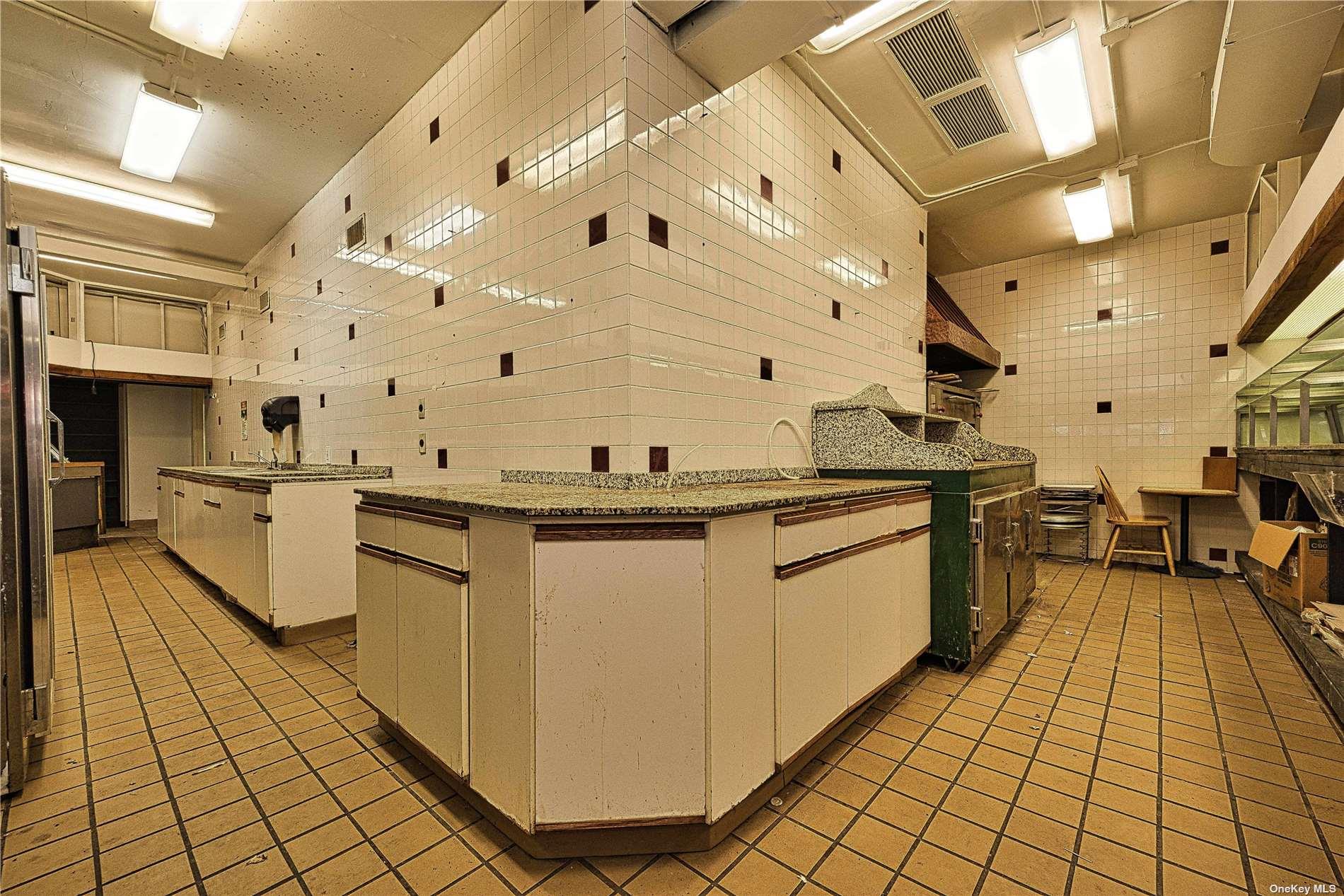 80 E Main Street, Huntington, NY 11743