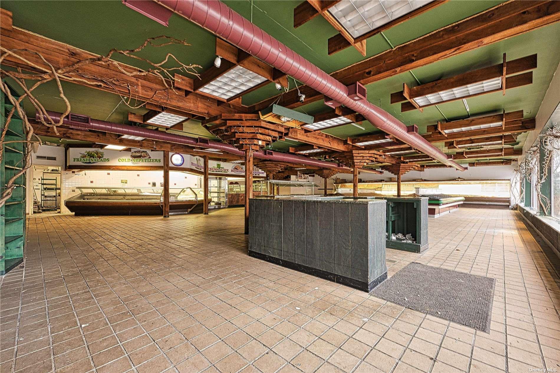 80 E Main Street, Huntington, NY 11743