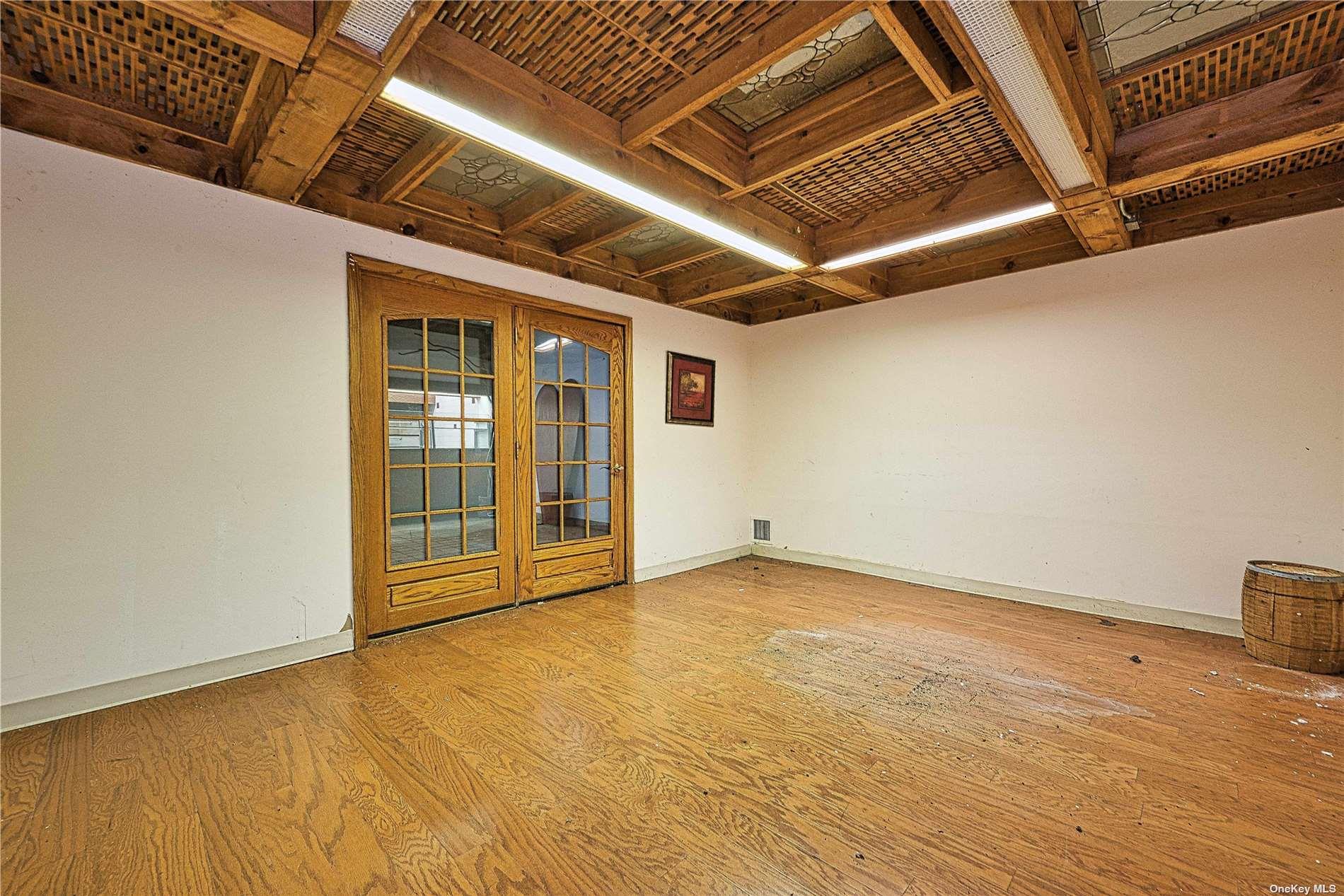 80 E Main Street, Huntington, NY 11743