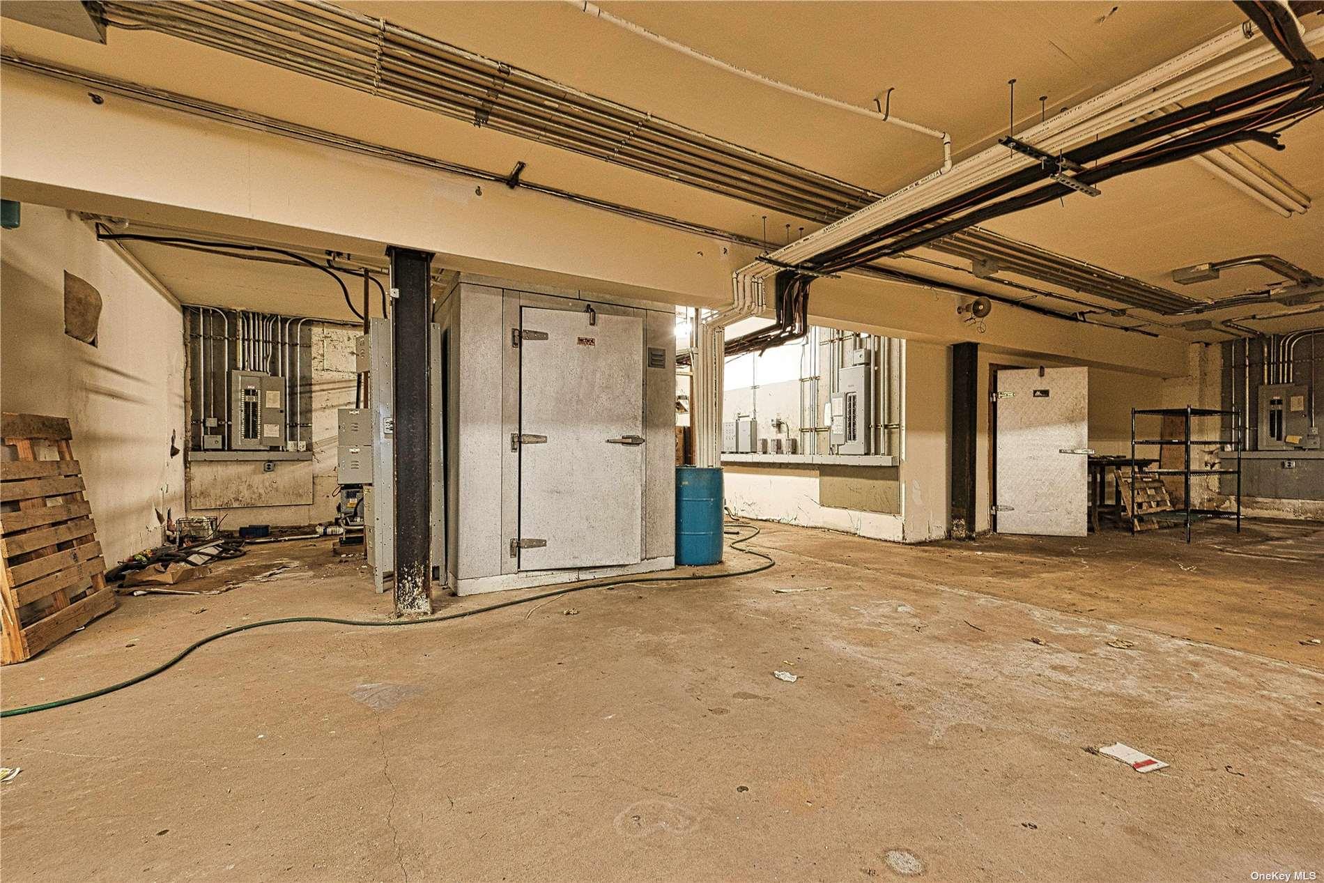 80 E Main Street, Huntington, NY 11743