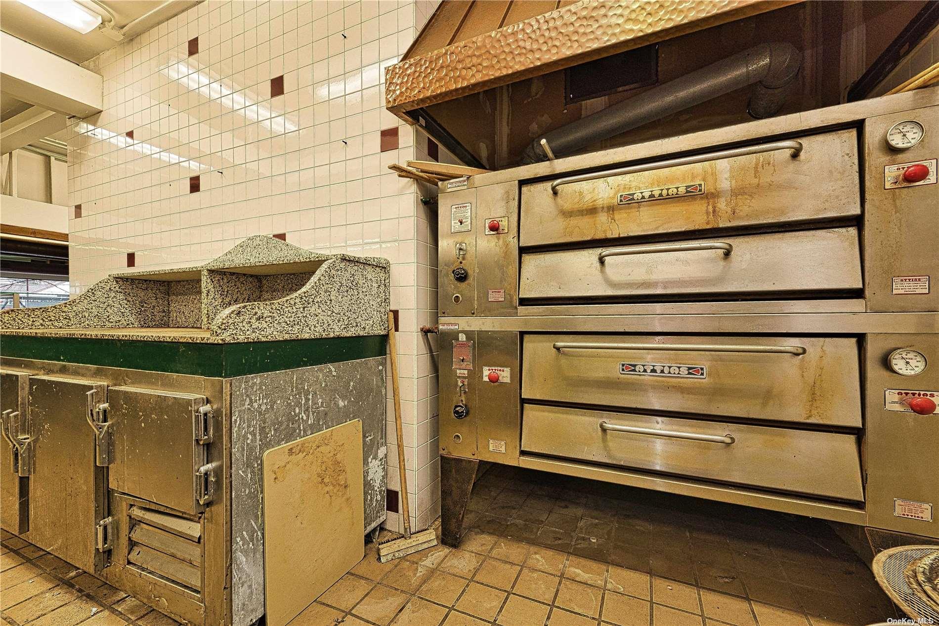 80 E Main Street, Huntington, NY 11743